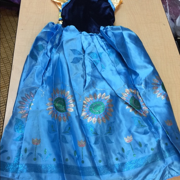 Princess Anna Dress Up 🎉 - Picture 8 of 8